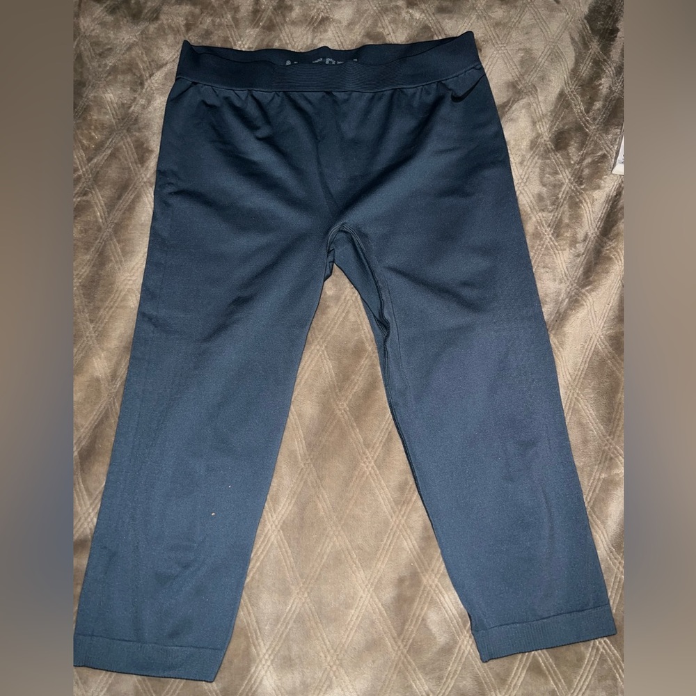 Women’s Nike Leggings in Large